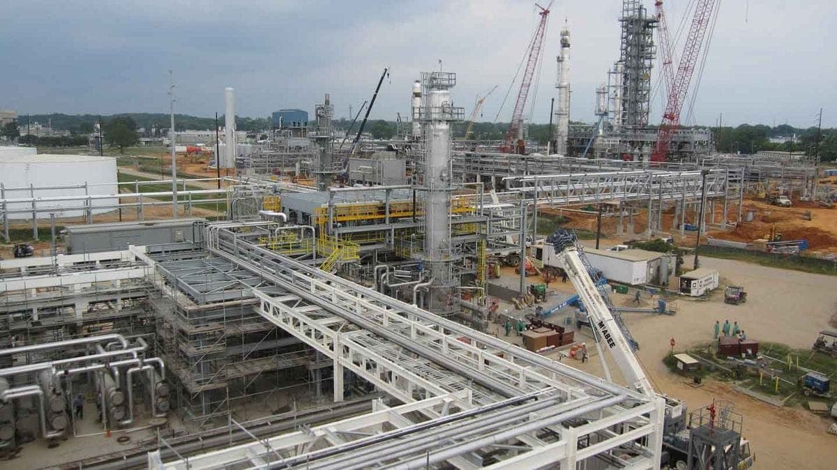 Multi-tier industrial pipe rack structure